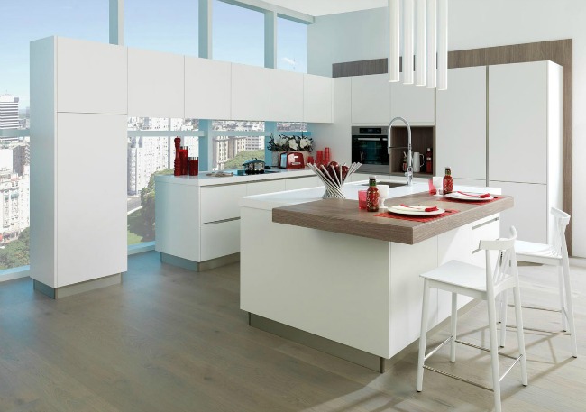 Muebles de cocina con isla central: en una cocina moderna de ...