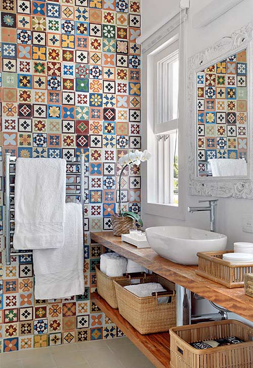 azulejos hidráulicos en el baño