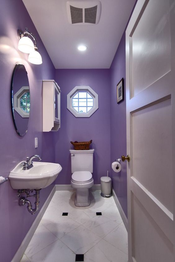 Baños Ultra Violete Pantone 2018