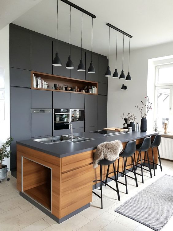 Cocina negra y madera