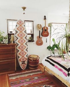 Decorar con tablas de surf, genial idea para apartamentos de playa
