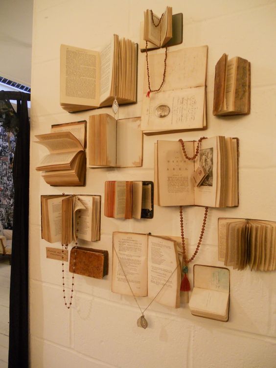 Decorar la pared con libros 