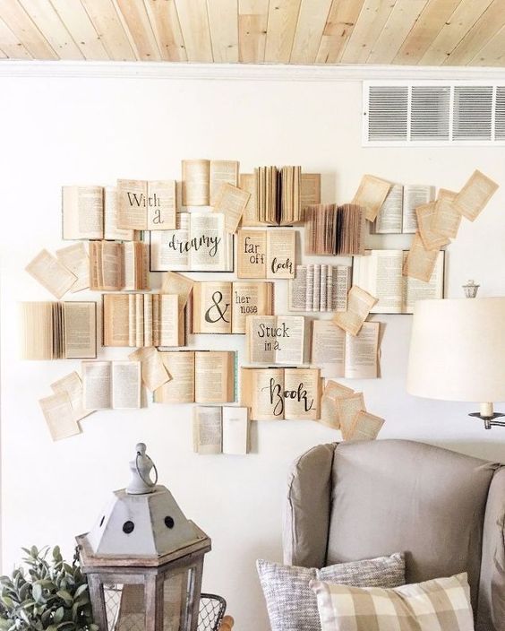 Decorar la pared con libros 