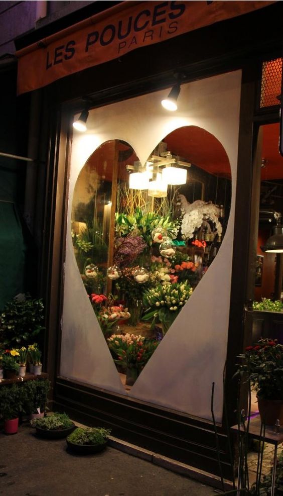 Escaparate floristería san valentín