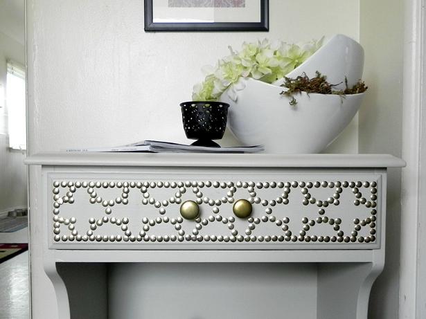 Transforma tus muebles con chinchetas
