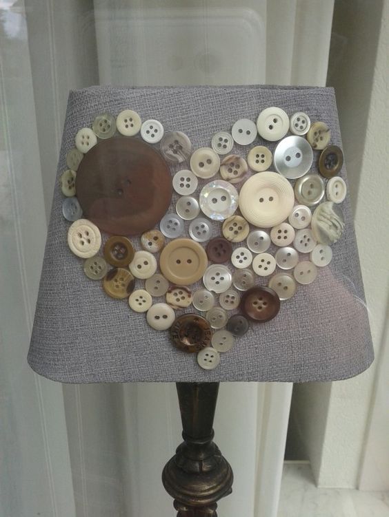 Lámparas decoradas con botones
