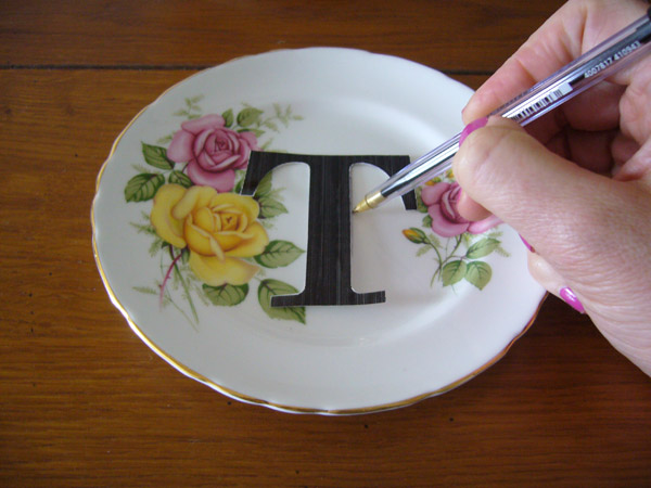 Platos decorados con letras