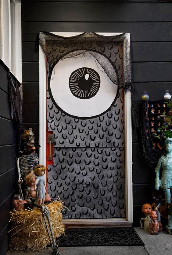 Barrio Enemistarse granero Ideas para decorar tu puerta en Halloween ¡Terroríficas y simpáticas!