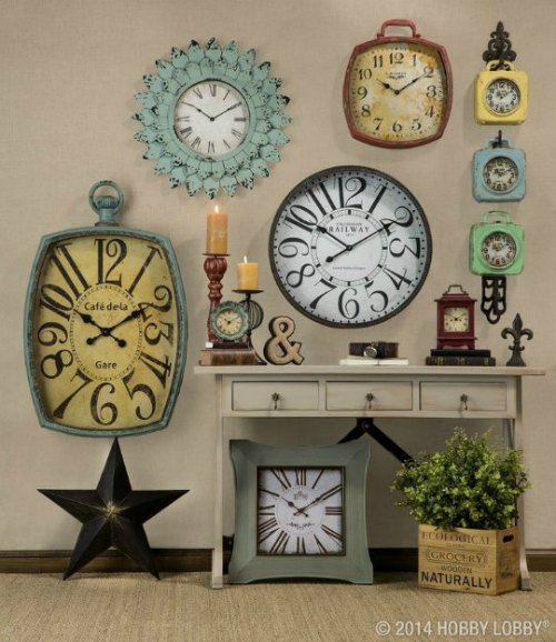 Decorar paredes con relojes