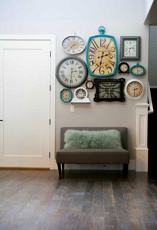 Decorar paredes con relojes